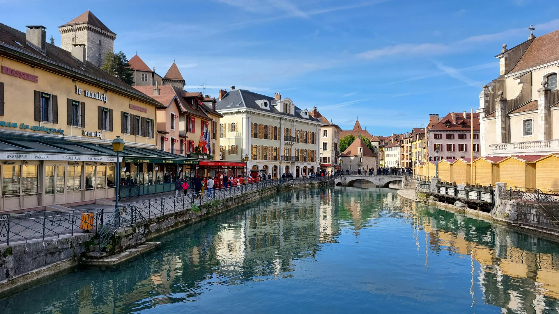 Vue d'Annecy, zone d'intervention de JL CLEANTECH en Haute-Savoie et Suisse pour le nettoyage après décès