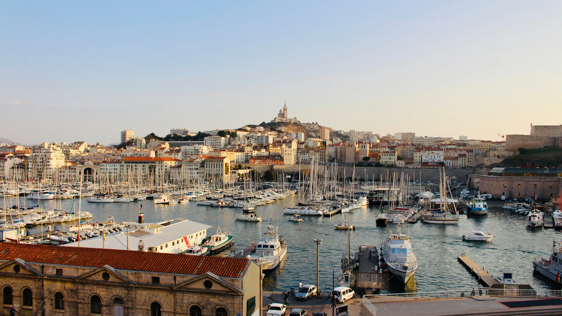 Vue de Marseille, zone d'intervention de CHARON NETTOYAGE en PACA pour le nettoyage après décès et la décontamination