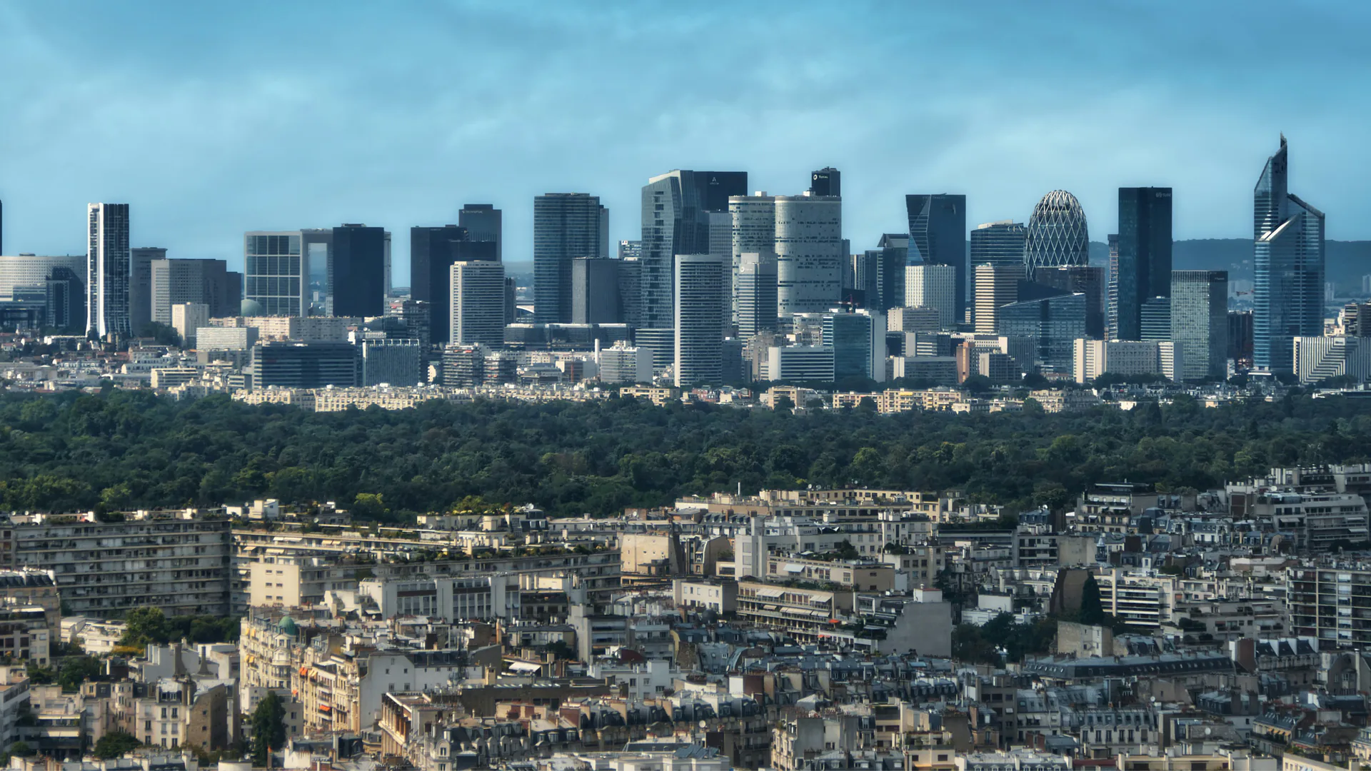 Vue de Paris, capitale de l'Île-de-France - zone d'intervention SFIAS pour le nettoyage après décès et la décontamination